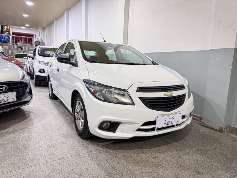 CHEVROLET Onix Joy — foto principal