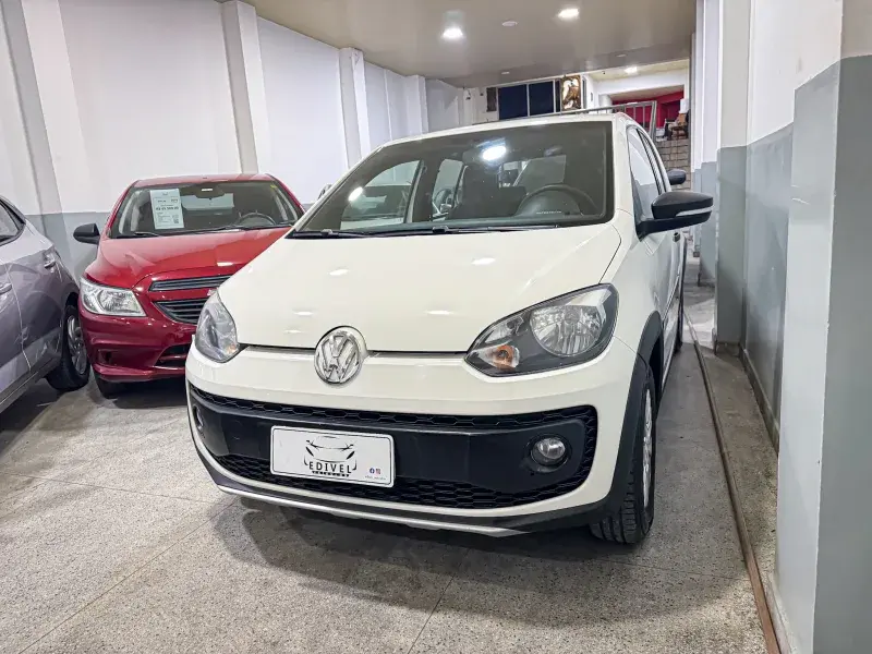 interior do Up! Track